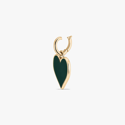 Pendentif cœur doré en argent 925 avec un charme cœur vert profond, photographié isolé sur fond blanc.