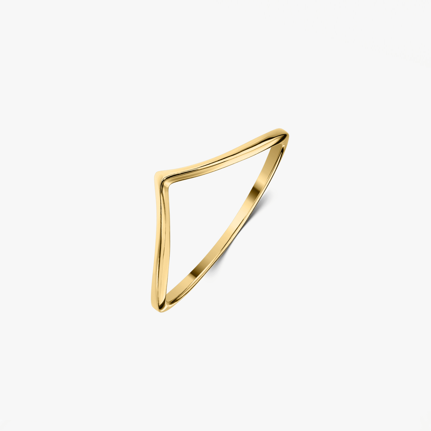 Minimalista, aranyozott ezüst gyűrű, fehér háttér előtt.