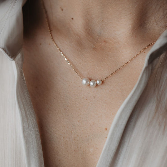 Elsa gold necklace - Natural pearls