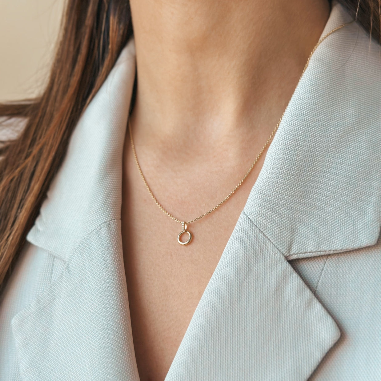 Eternal Circle gold pendant